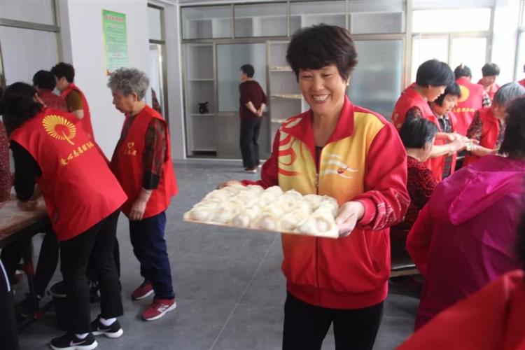 港城石岛文明实践花正艳  爱心食堂正式开业  情暖夕阳红